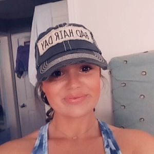 Meet your Posher, Brittney